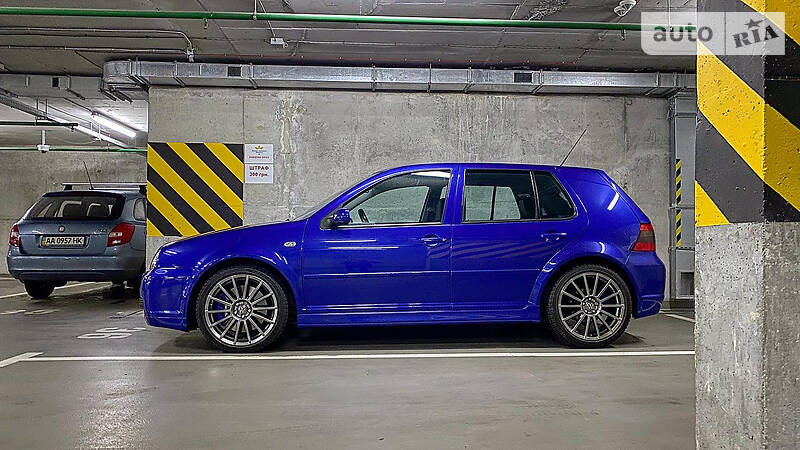 Хетчбек Volkswagen Golf 2002 в 