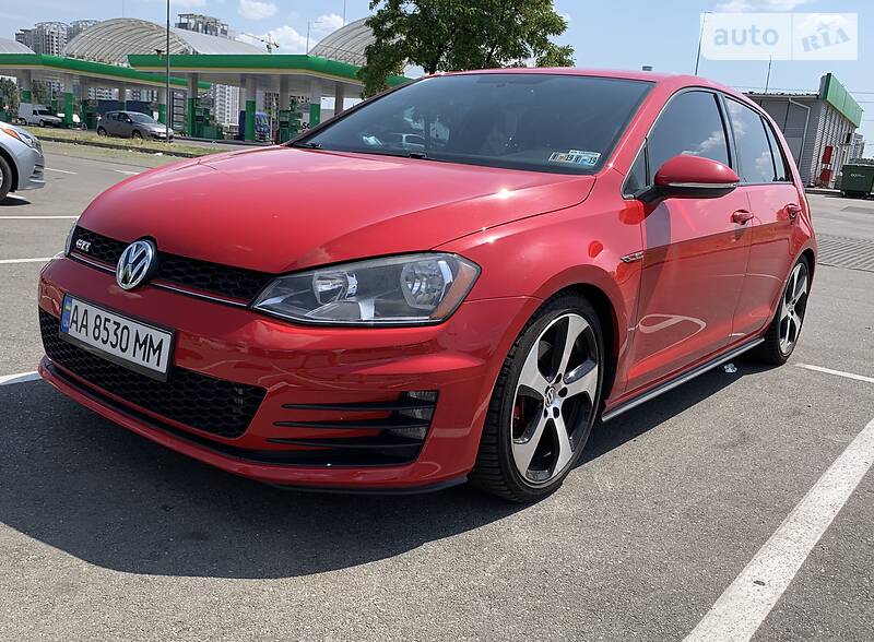 Хетчбек Volkswagen Golf 2014 в Києві