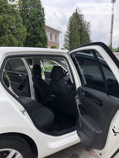 Хетчбек Volkswagen Golf 2010 в Івано-Франківську