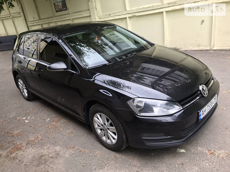 Хетчбек Volkswagen Golf 2014 в Києві