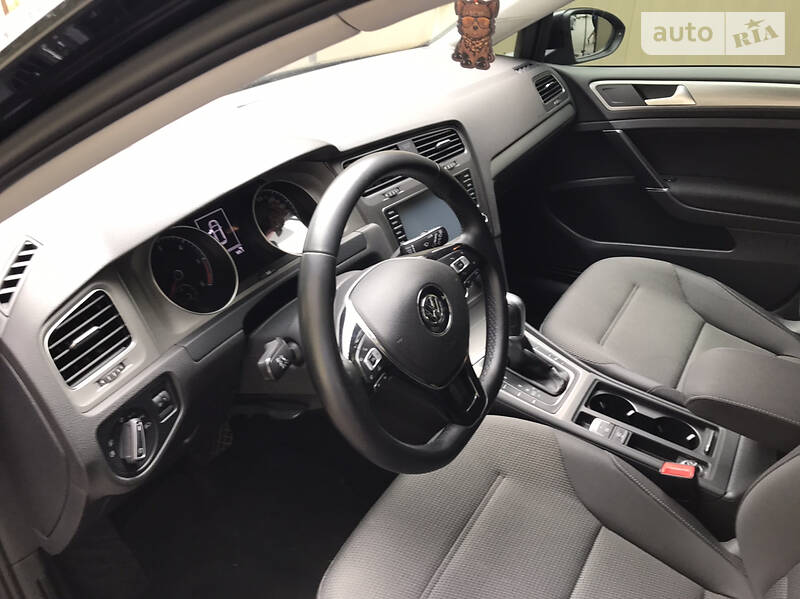 Хетчбек Volkswagen Golf 2014 в Києві