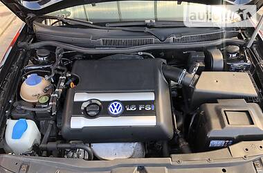 Хетчбек Volkswagen Golf 2002 в 