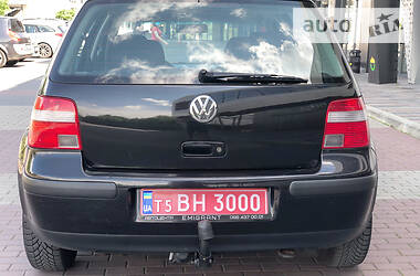 Хетчбек Volkswagen Golf 2002 в 