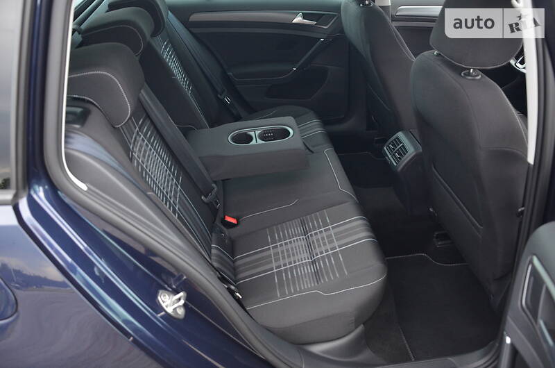 Універсал Volkswagen Golf 2015 в Луцьку