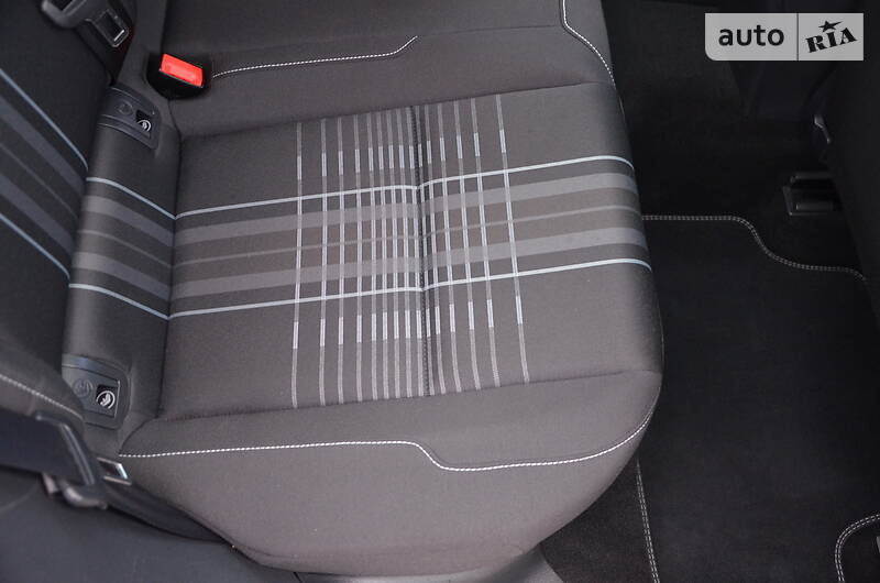 Універсал Volkswagen Golf 2015 в Луцьку