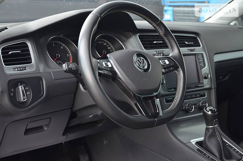 Універсал Volkswagen Golf 2015 в Луцьку