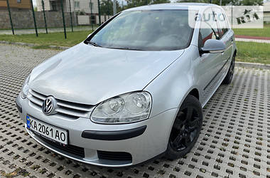 Хетчбек Volkswagen Golf 2005 в 