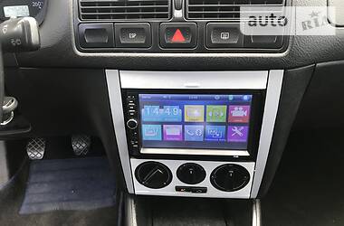 Хетчбек Volkswagen Golf 2001 в 