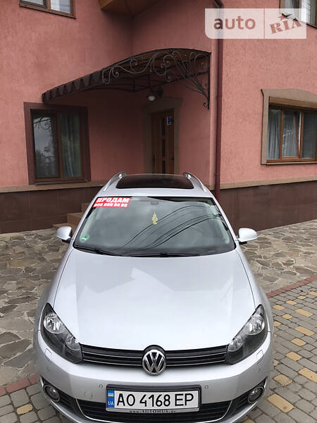 Універсал Volkswagen Golf 2011 в Сваляві