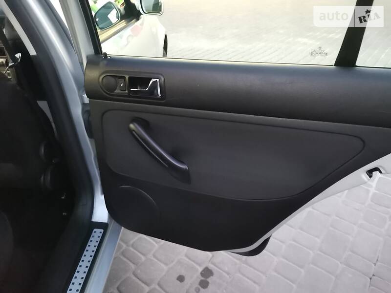 Хетчбек Volkswagen Golf 2002 в Києві фото 10 Хетчбек Volkswagen Golf 2002 в Києві