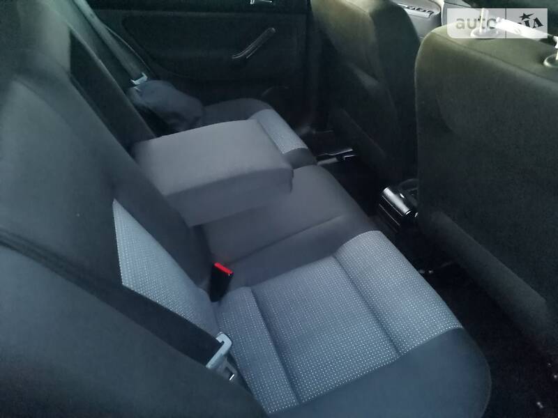 Хетчбек Volkswagen Golf 2002 в Києві фото 14 Хетчбек Volkswagen Golf 2002 в Києві