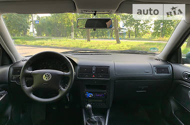 Універсал Volkswagen Golf 2000 в 