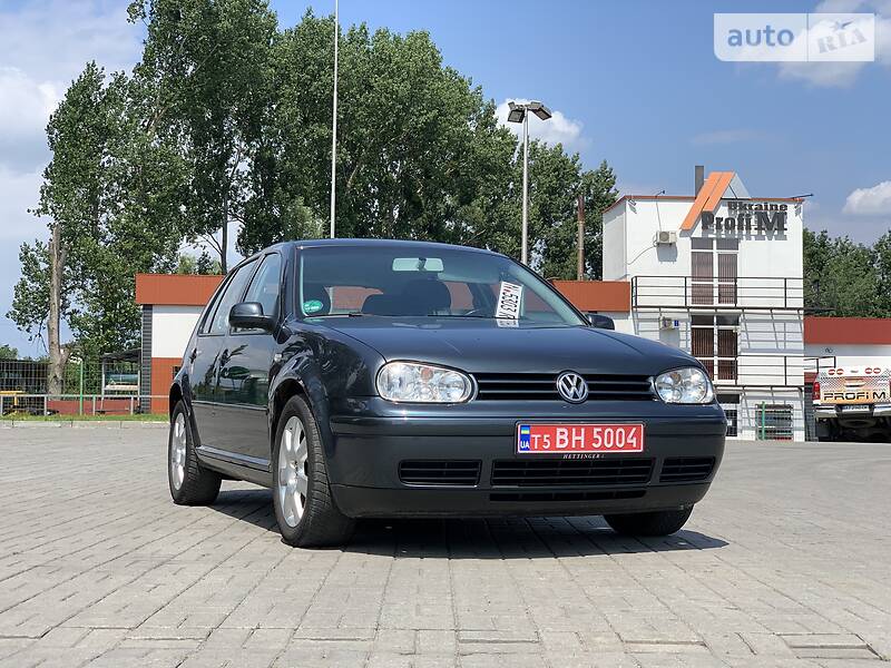 Хетчбек Volkswagen Golf 2003 в Калуші