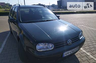 Універсал Volkswagen Golf 2000 в 
