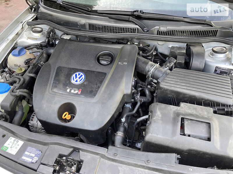 Хэтчбек Volkswagen Golf 2002 в Краматорске