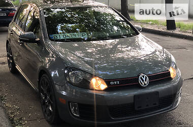 Хетчбек Volkswagen Golf 2013 в 