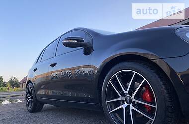 Хетчбек Volkswagen Golf 2011 в 