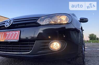 Хетчбек Volkswagen Golf 2011 в 