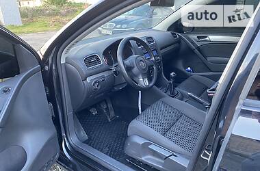 Хетчбек Volkswagen Golf 2011 в 