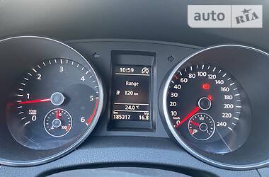 Хетчбек Volkswagen Golf 2011 в 