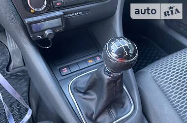 Хетчбек Volkswagen Golf 2011 в 