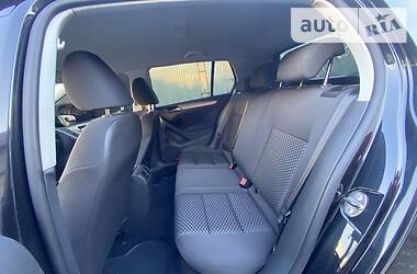 Хетчбек Volkswagen Golf 2011 в 
