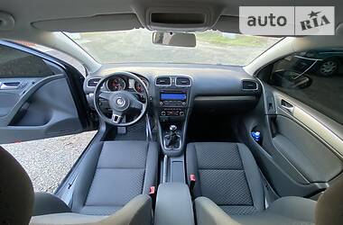 Хетчбек Volkswagen Golf 2011 в 