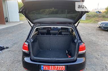 Хетчбек Volkswagen Golf 2011 в 