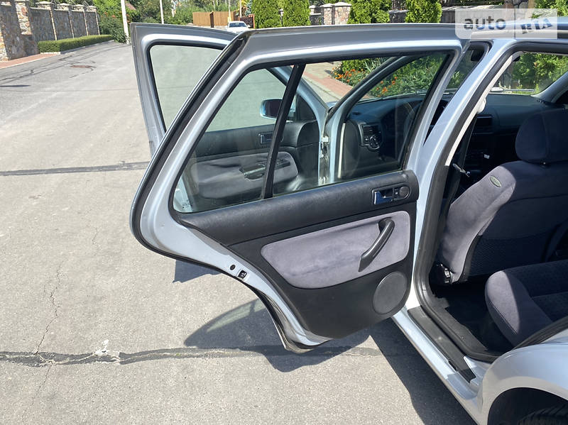 Хетчбек Volkswagen Golf 1998 в Вінниці
