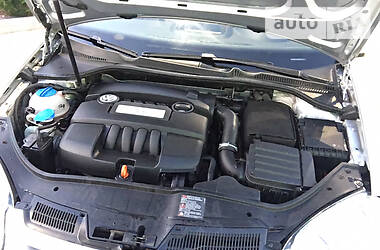 Хетчбек Volkswagen Golf 2008 в 