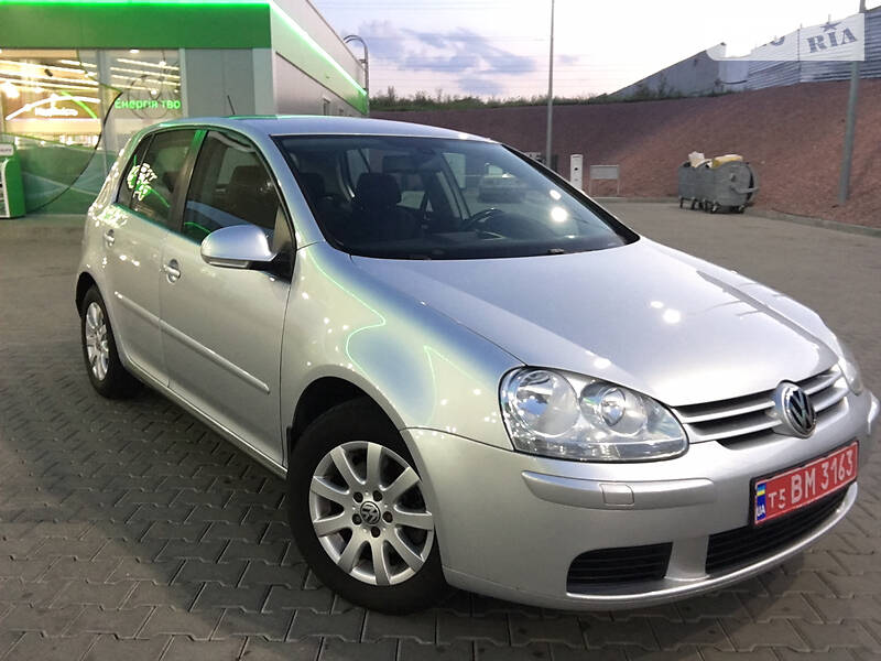 Хетчбек Volkswagen Golf 2008 в 