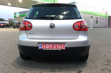 Хетчбек Volkswagen Golf 2008 в 