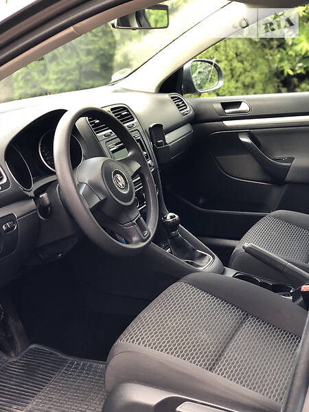 Универсал Volkswagen Golf 2012 в Львове