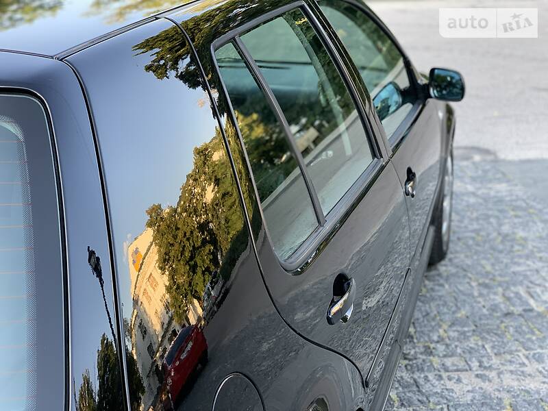 Хэтчбек Volkswagen Golf 2001 в Белой Церкви