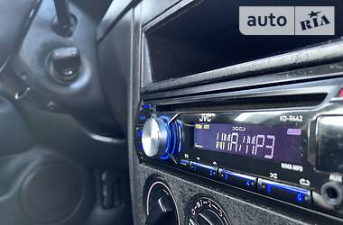 Хетчбек Volkswagen Golf 2001 в 