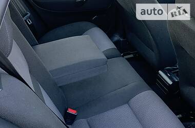 Хетчбек Volkswagen Golf 2001 в 