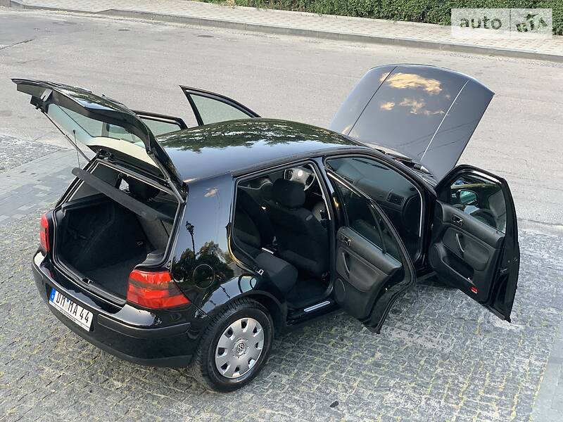 Хэтчбек Volkswagen Golf 2001 в Белой Церкви