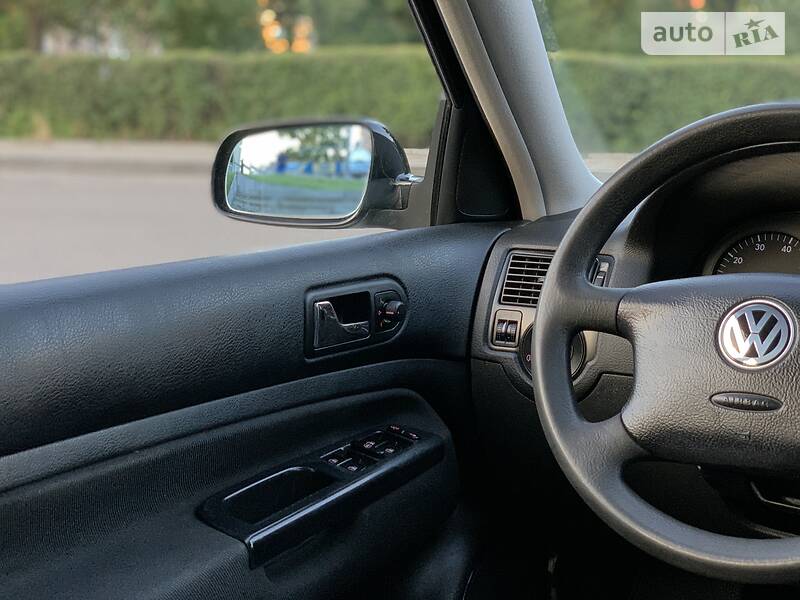 Хэтчбек Volkswagen Golf 2001 в Белой Церкви