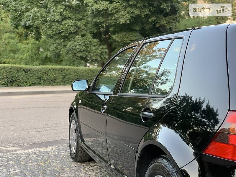 Хэтчбек Volkswagen Golf 2001 в Белой Церкви