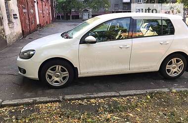 Хетчбек Volkswagen Golf 2012 в 