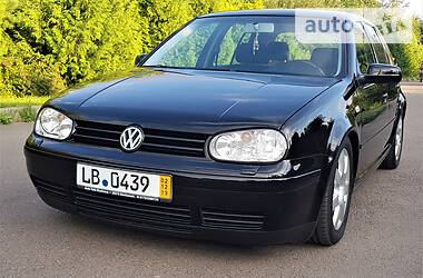 Хэтчбек Volkswagen Golf 2003 в Ровно