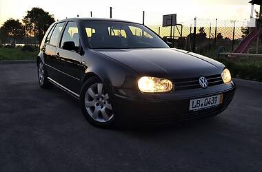 Хэтчбек Volkswagen Golf 2003 в Ровно