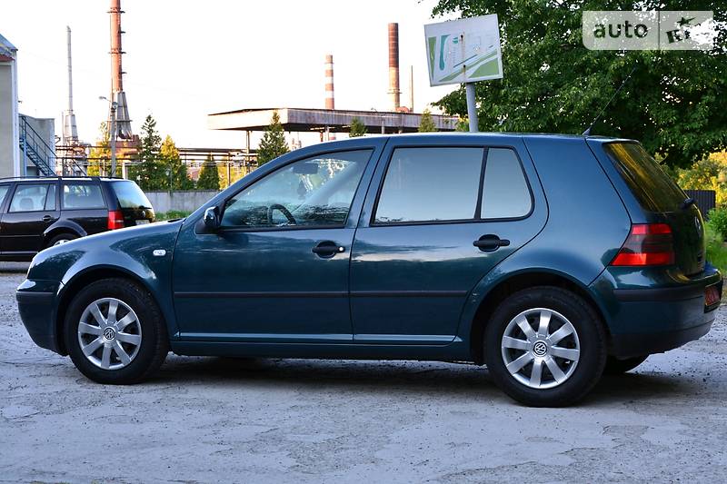 Універсал Volkswagen Golf 2001 в Дрогобичі