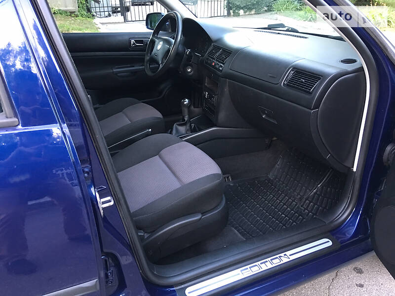 Універсал Volkswagen Golf 2000 в Вінниці