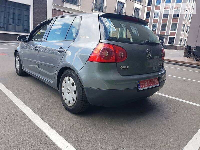 Хэтчбек Volkswagen Golf 2006 в Кременчуге