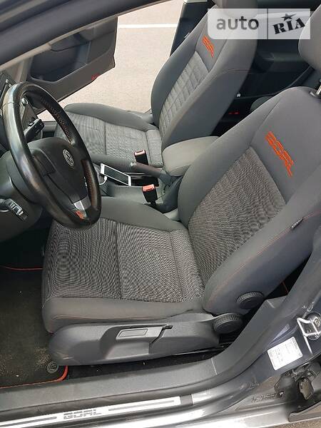 Хэтчбек Volkswagen Golf 2006 в Кременчуге