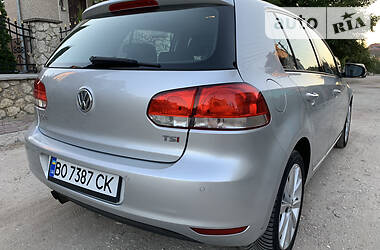 Хетчбек Volkswagen Golf 2011 в 