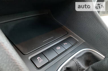 Хетчбек Volkswagen Golf 2011 в 