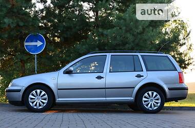 Универсал Volkswagen Golf 2003 в Бориславе