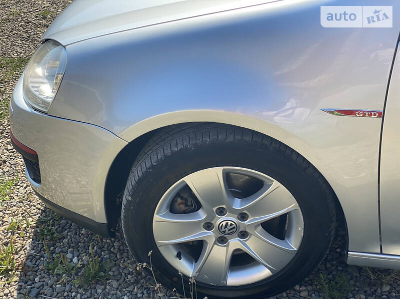 Хетчбек Volkswagen Golf 2007 в Києві